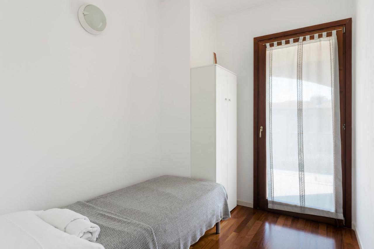 Quiet Place Close To Center Apartment *